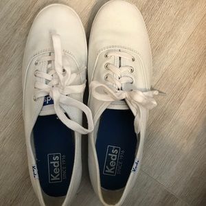 White canvas Keds